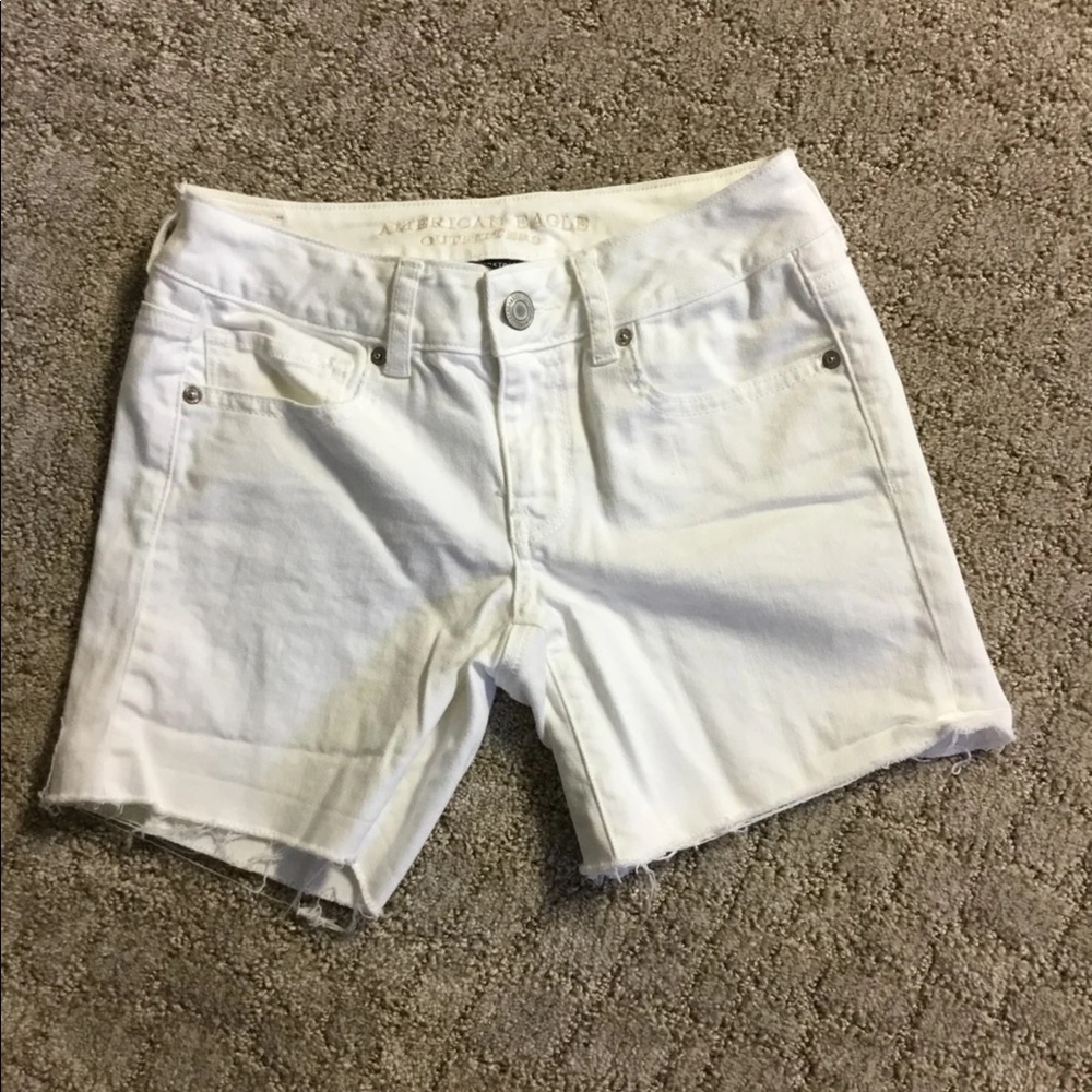 American eagle white shorts